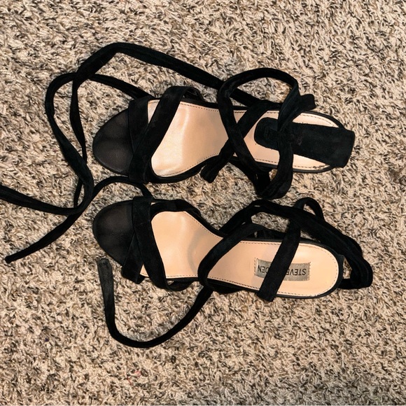 Steve Madden Suede lace up heel - Picture 1 of 5